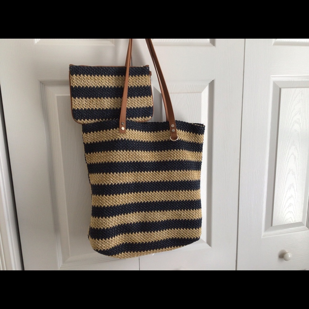 Thirty one straw bag and makeup bag